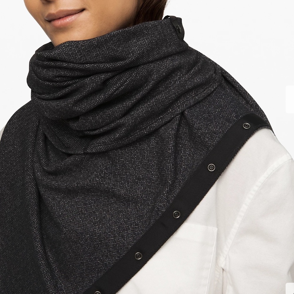 Lululemon Vinyasa Scarf